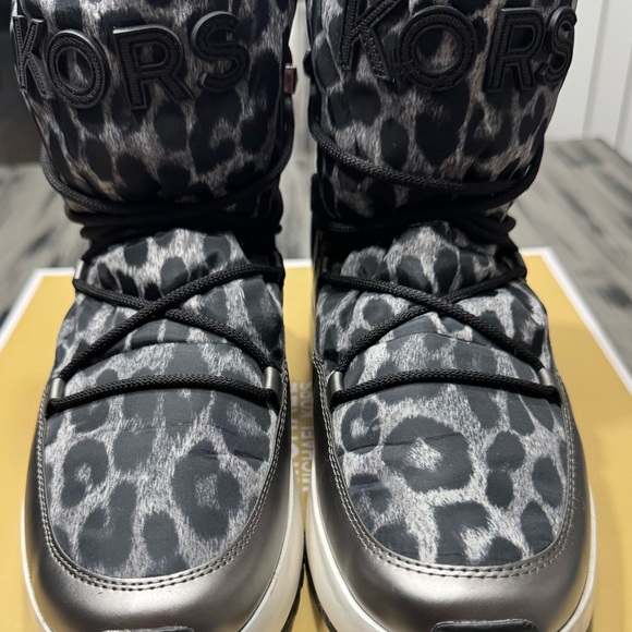 Michael Kors Cassia Black and Gray Cheetah Print Ankle Booties Size 9.5 - Picture 12 of 16